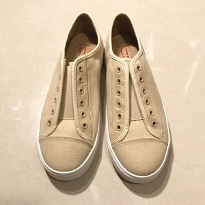Ellen DeGeneres Laceless Slip On Beige Sneakers